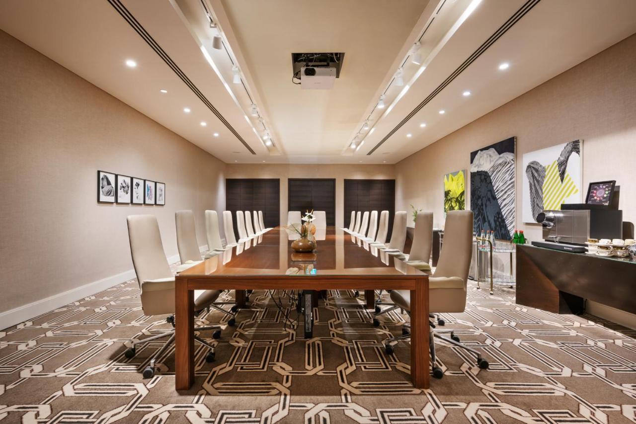 Orient By Isrotel Exclusive Ierusalim Exterior foto Boardroom at the Four Seasons Hotel, London