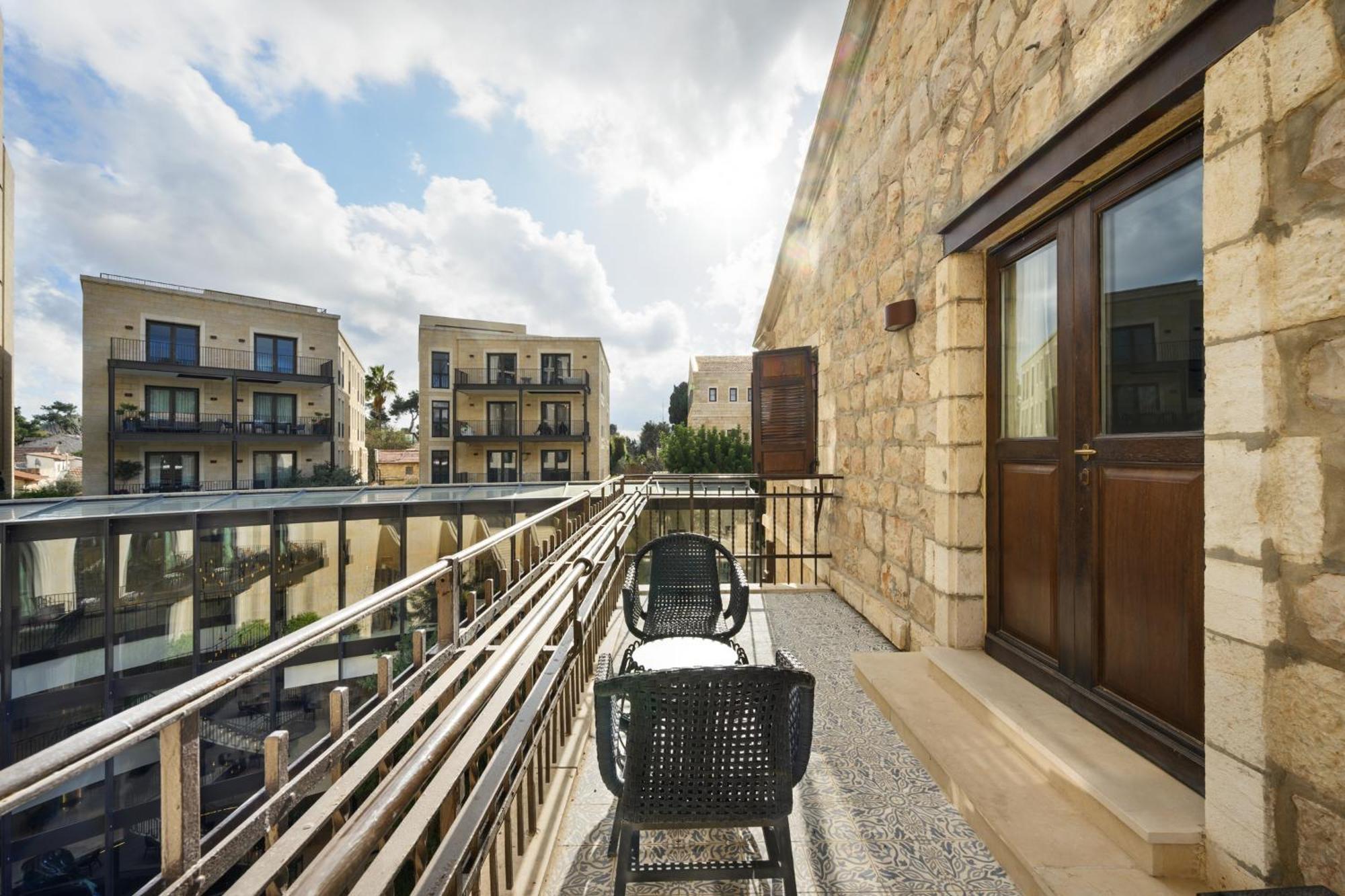Orient By Isrotel Exclusive Ierusalim Exterior foto A typical balcony in Malta